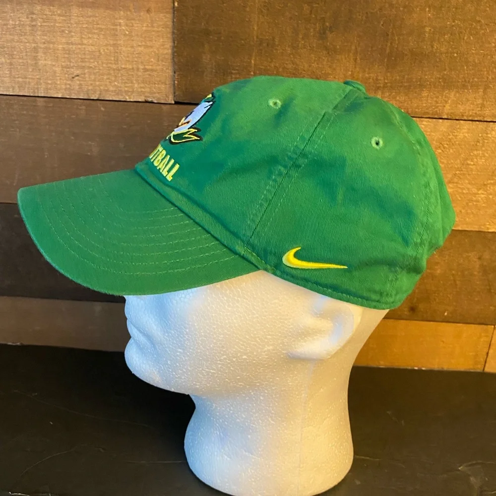Nike Oregon Ducks Heritage86 Puddles Green‎ Basketball HAT CAP.